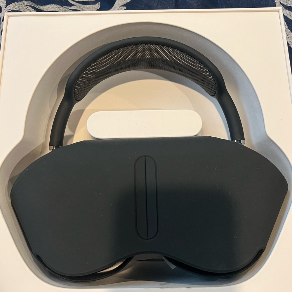 AIRPODS MAX with smart case